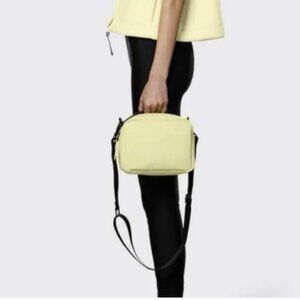 NWT Wome's rains straw color box bag yellow